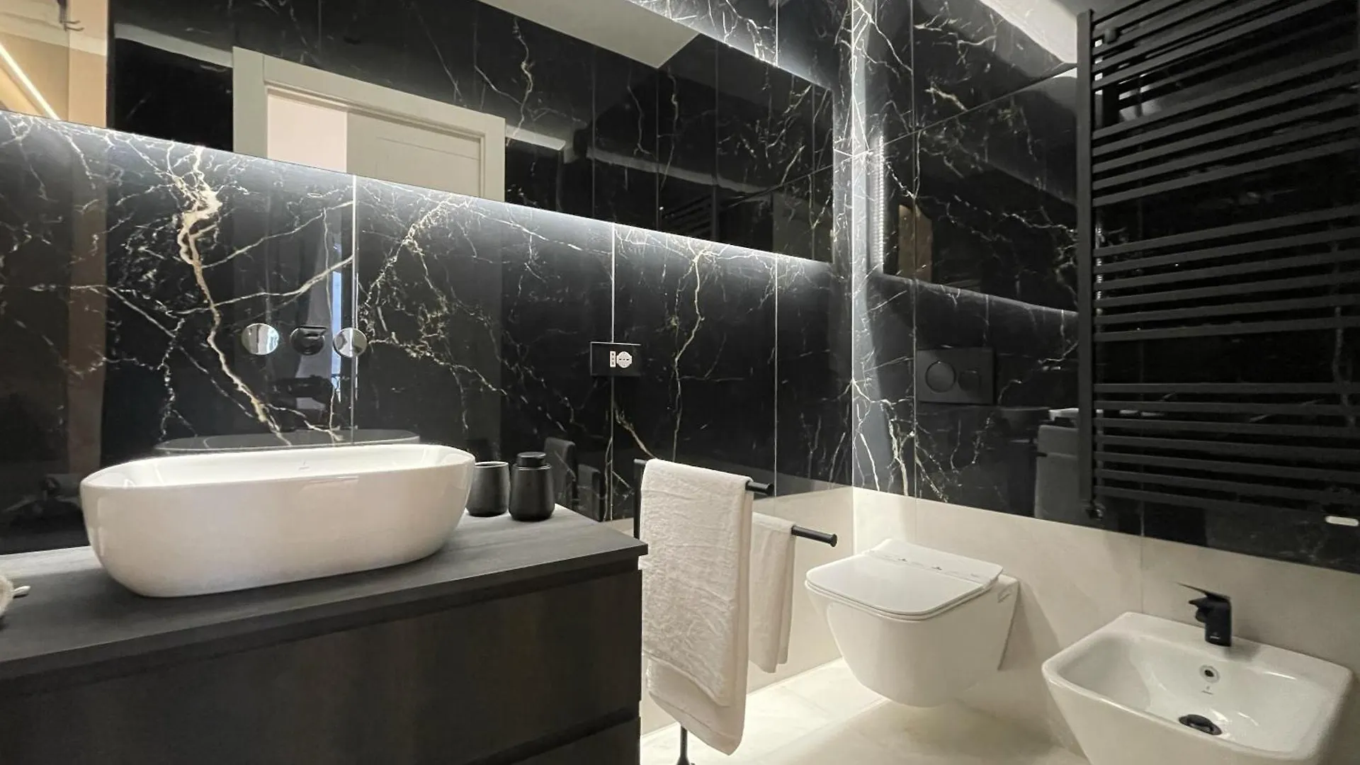 Maison d'hôtes Hotel B And G San Babila- Luxury In The Heart Of Milano - Design District