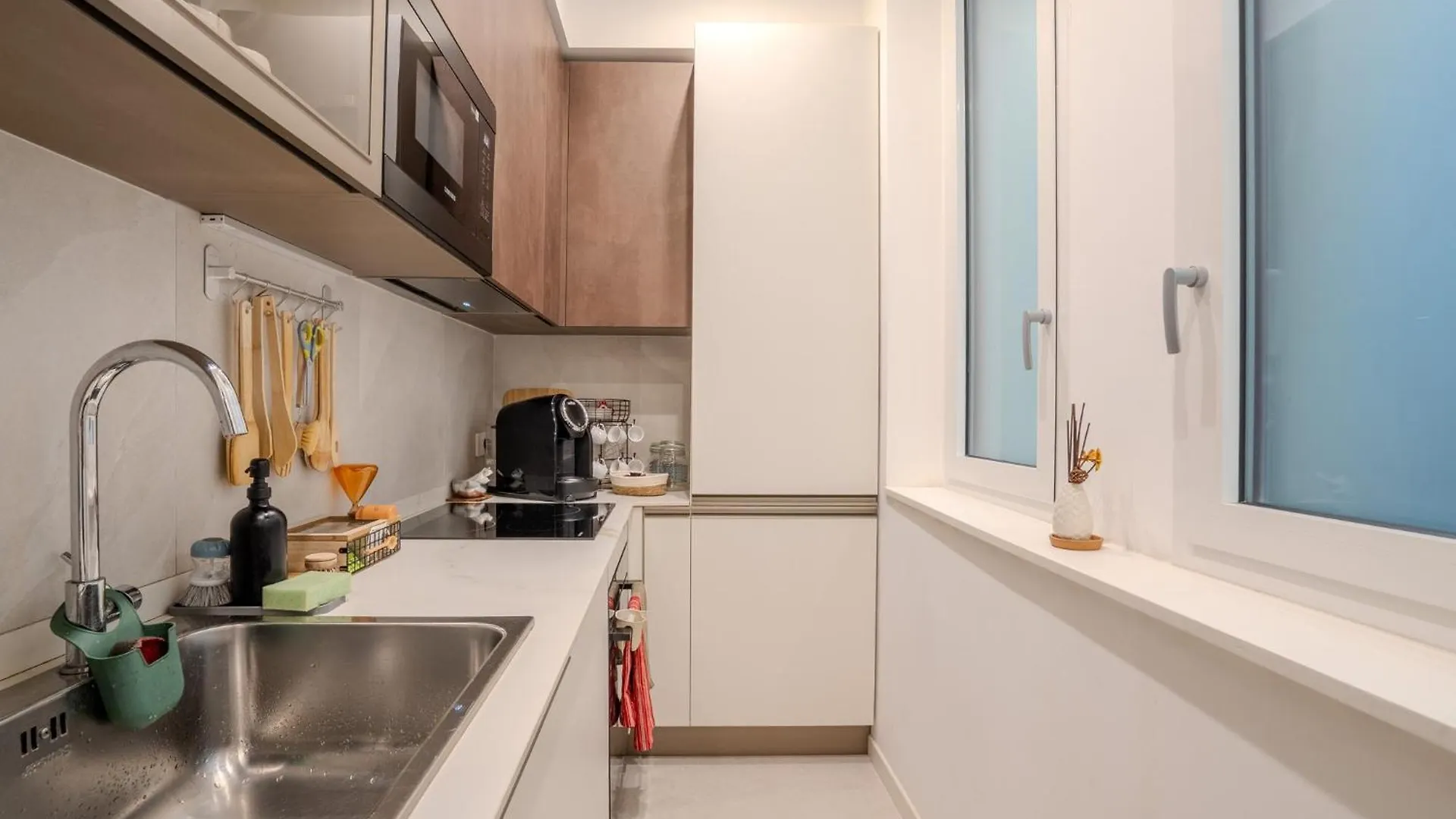 B And G San Babila- Luxury In The Heart Of Milano - Design District Hotell 0*,