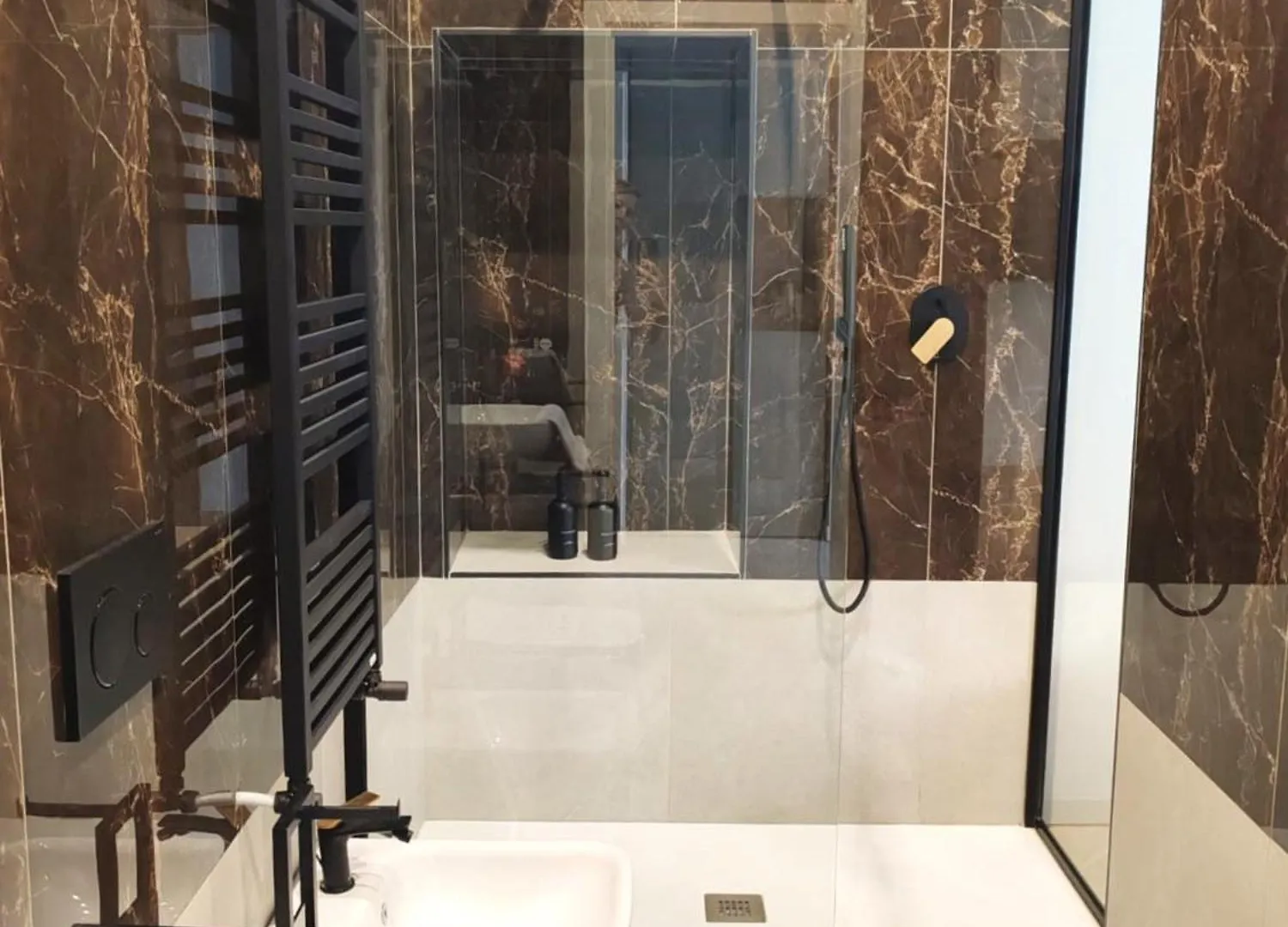 Гостевой дом Отель B And G San Babila- Luxury In The Heart Of Milano - Design District Италия