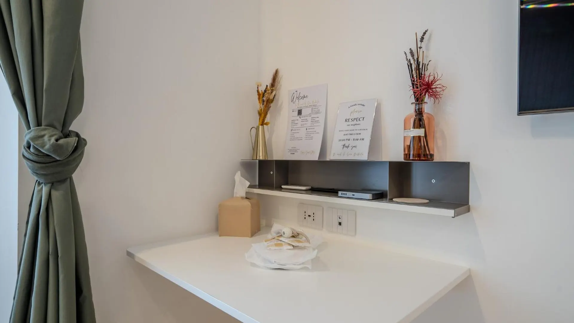 Hotel B And G San Babila- Luxury In The Heart Of Milano - Design District 0*, Milan