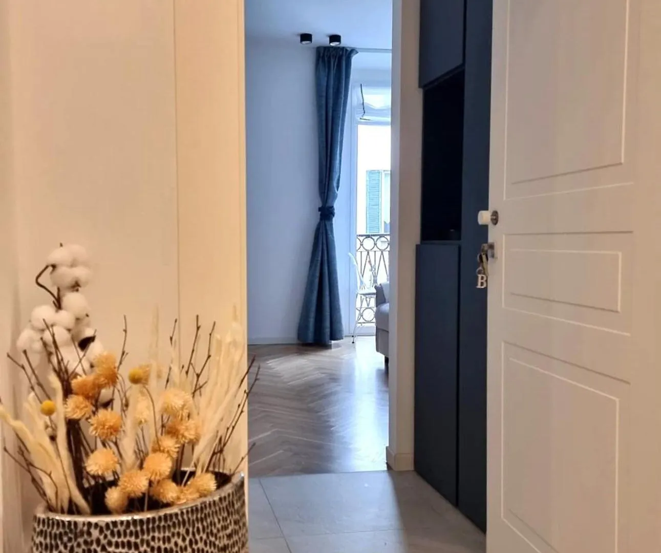 Pensión Hotel B And G San Babila- Luxury In The Heart Of Milano - Design District