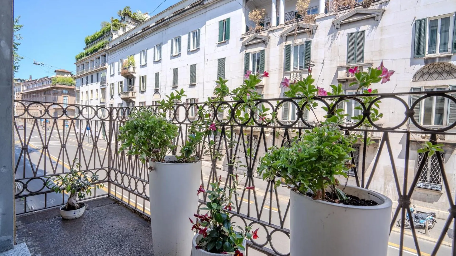 Pensión Hotel B And G San Babila- Luxury In The Heart Of Milano - Design District
