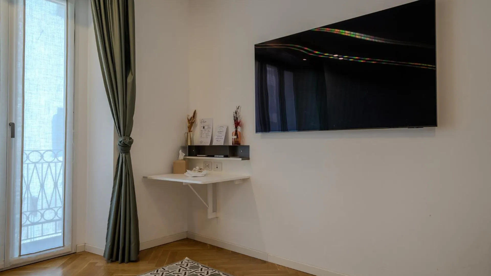 Hotel B And G San Babila- Luxury In The Heart Of Milano - Design District 0*,  Italia